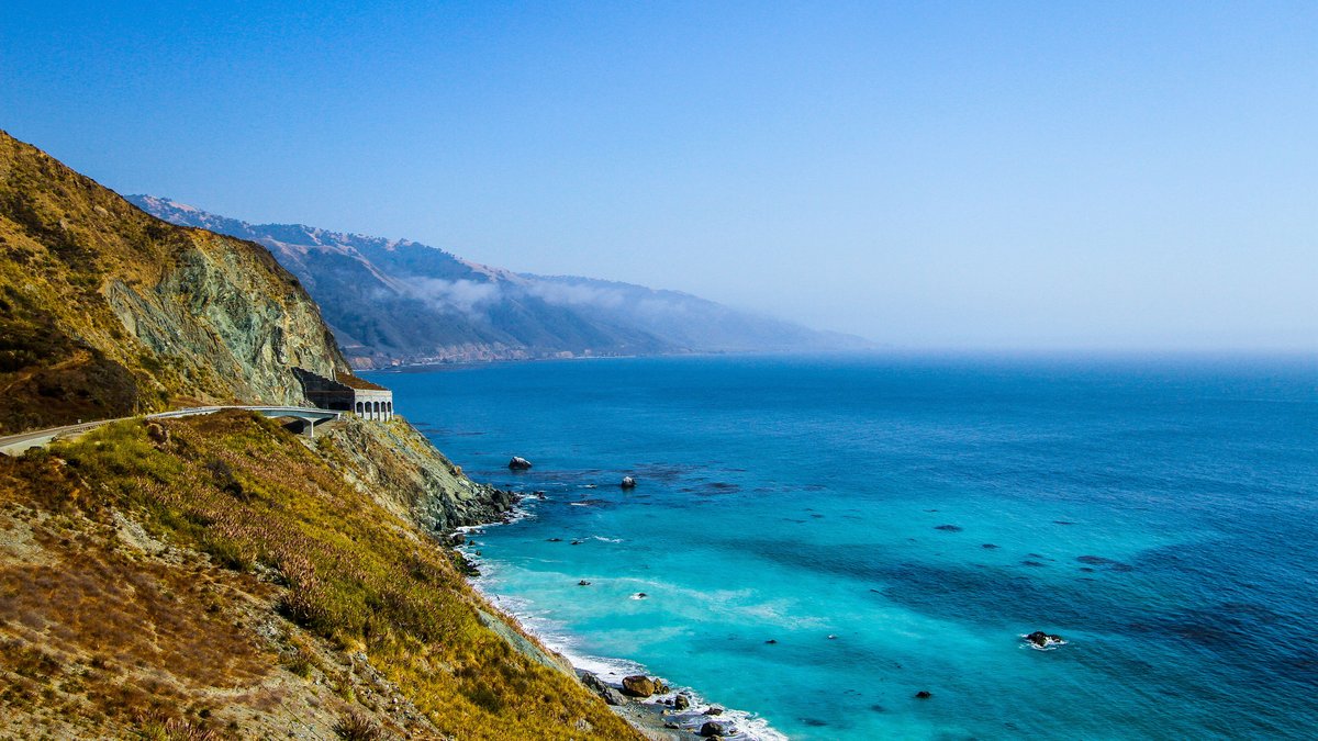 Highway 1 entlang der Küste bei Big Sur