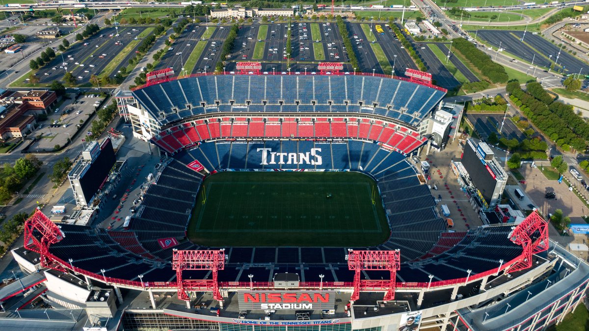 NFL in Deutschland 2026: Patriots vs. Lions in München – Tickets, Preise & Termine 2 Leeres Blaues Und Rotes Titanenstadion